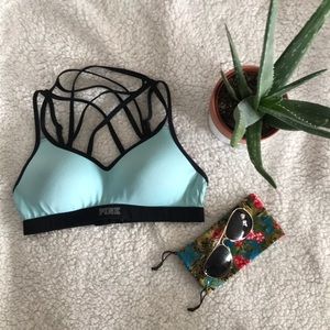 PINK Victoria’s Secret Sports Bra Size Small🤩